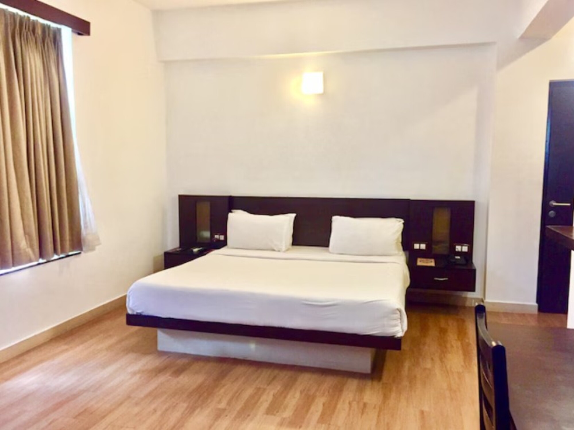 Deluxe AC Room